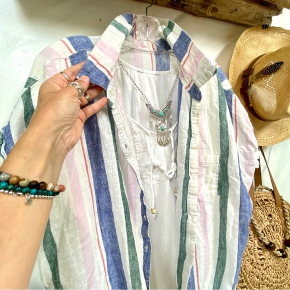 Comfy LINEN boho sleeveless blouse in trendy pastel stripes-cottage/resort vibe - Picture 8 of 13